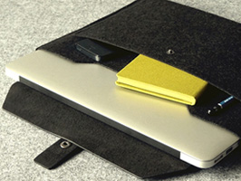 Charbonize レザー & フェルト ケース for MacBook Pro 15”(Retina Display)(ブラック)(スリーブタイプ)